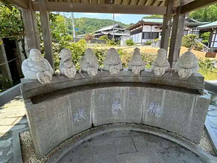 八浄寺の{uncategorized: "未分類", other: "その他", undefined: "問題あり", building: "その他建物", grave: "お墓", sacred_gate: "鳥居", guardian: "狛犬", statue: "像", buddha: "仏像", history: "歴史", nature: "自然", garden: "庭園", animal: "動物", pagoda: "塔", temizu: "手水舎", mountain_gate: "山門・神門", sanctuary: "本殿・本堂", subordinate: "末社・摂社", art: "芸術", scenery: "景色", jizo: "地蔵", ema: "絵馬", goshuin: "御朱印", omikuji: "おみくじ", items: "授与品その他", amulet: "お守り", goshuincho: "御朱印帳", eats: "食事", festival: "お祭り", votive_dance: "神楽", shichigosan: "七五三参", wedding: "結婚式", experience: "体験その他", initially: "初詣", around: "周辺", anti_infection: "感染症対策"}