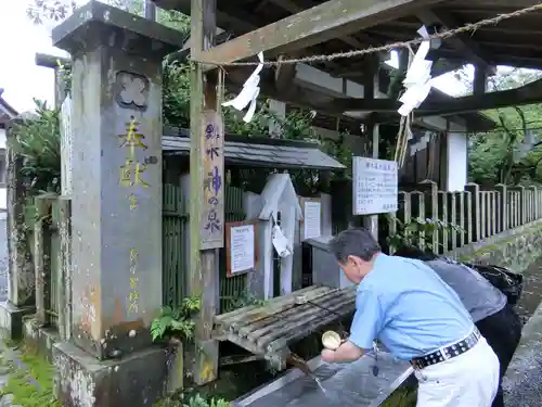 阿蘇神社の手水