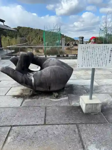 南法華寺（壷阪寺）の{uncategorized: "未分類", other: "その他", undefined: "問題あり", building: "その他建物", grave: "お墓", sacred_gate: "鳥居", guardian: "狛犬", statue: "像", buddha: "仏像", history: "歴史", nature: "自然", garden: "庭園", animal: "動物", pagoda: "塔", temizu: "手水舎", mountain_gate: "山門・神門", sanctuary: "本殿・本堂", subordinate: "末社・摂社", art: "芸術", scenery: "景色", jizo: "地蔵", ema: "絵馬", goshuin: "御朱印", omikuji: "おみくじ", items: "授与品その他", amulet: "お守り", goshuincho: "御朱印帳", eats: "食事", festival: "お祭り", votive_dance: "神楽", shichigosan: "七五三参", wedding: "結婚式", experience: "体験その他", initially: "初詣", around: "周辺", anti_infection: "感染症対策"}