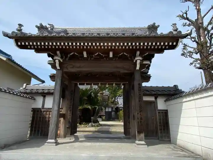 神宮寺の山門・神門