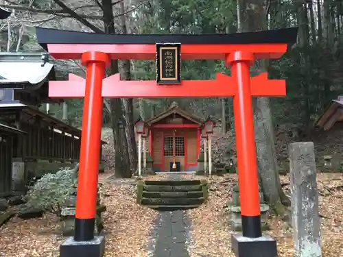 南湖神社の鳥居