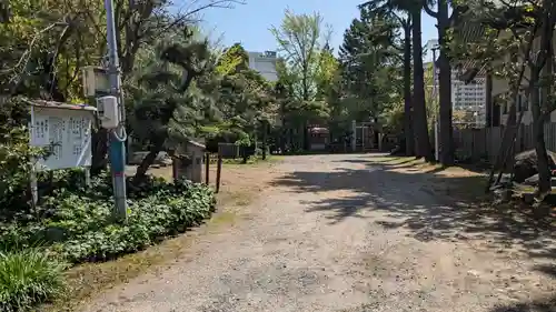 三社神社の庭園