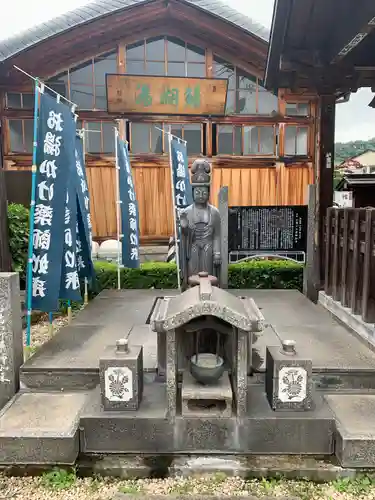 鯖湖神社の仏像