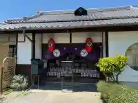 華蔵院の{uncategorized: "未分類", other: "その他", undefined: "問題あり", building: "その他建物", grave: "お墓", sacred_gate: "鳥居", guardian: "狛犬", statue: "像", buddha: "仏像", history: "歴史", nature: "自然", garden: "庭園", animal: "動物", pagoda: "塔", temizu: "手水舎", mountain_gate: "山門・神門", sanctuary: "本殿・本堂", subordinate: "末社・摂社", art: "芸術", scenery: "景色", jizo: "地蔵", ema: "絵馬", goshuin: "御朱印", omikuji: "おみくじ", items: "授与品その他", amulet: "お守り", goshuincho: "御朱印帳", eats: "食事", festival: "お祭り", votive_dance: "神楽", shichigosan: "七五三参", wedding: "結婚式", experience: "体験その他", initially: "初詣", around: "周辺", anti_infection: "感染症対策"}