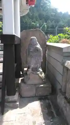 霊仙寺の像