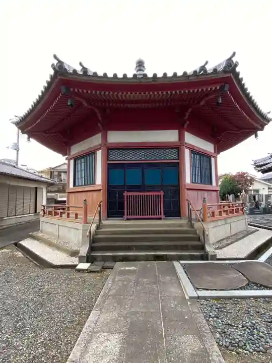 新光寺の本殿・本堂
