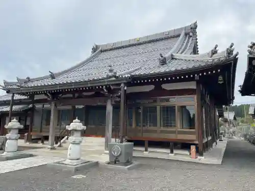 林照寺の{uncategorized: "未分類", other: "その他", undefined: "問題あり", building: "その他建物", grave: "お墓", sacred_gate: "鳥居", guardian: "狛犬", statue: "像", buddha: "仏像", history: "歴史", nature: "自然", garden: "庭園", animal: "動物", pagoda: "塔", temizu: "手水舎", mountain_gate: "山門・神門", sanctuary: "本殿・本堂", subordinate: "末社・摂社", art: "芸術", scenery: "景色", jizo: "地蔵", ema: "絵馬", goshuin: "御朱印", omikuji: "おみくじ", items: "授与品その他", amulet: "お守り", goshuincho: "御朱印帳", eats: "食事", festival: "お祭り", votive_dance: "神楽", shichigosan: "七五三参", wedding: "結婚式", experience: "体験その他", initially: "初詣", around: "周辺", anti_infection: "感染症対策"}