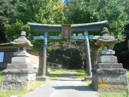 諏訪神社の鳥居