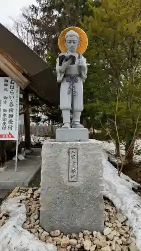 旭川神社の像