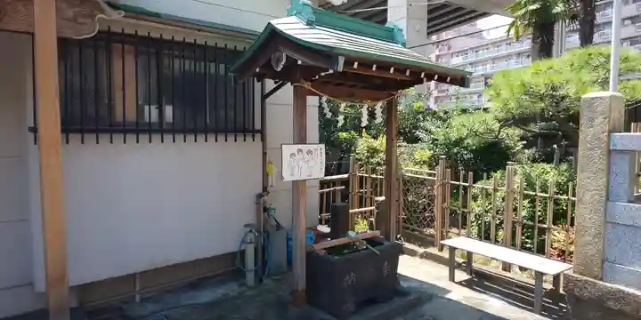青雲稲荷神社の手水舎