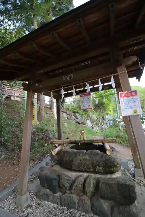 聖神社の手水舎