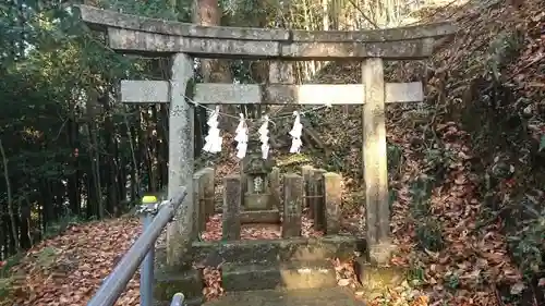 菅東山出世稲荷神社の末社