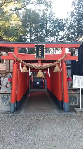 挙母神社の鳥居