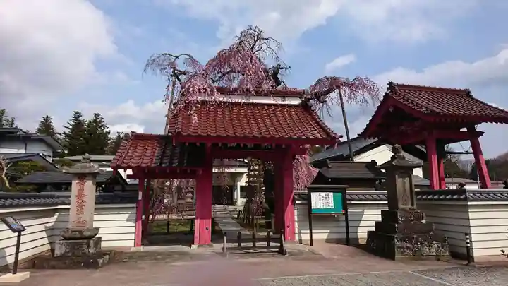 妙関寺の山門・神門