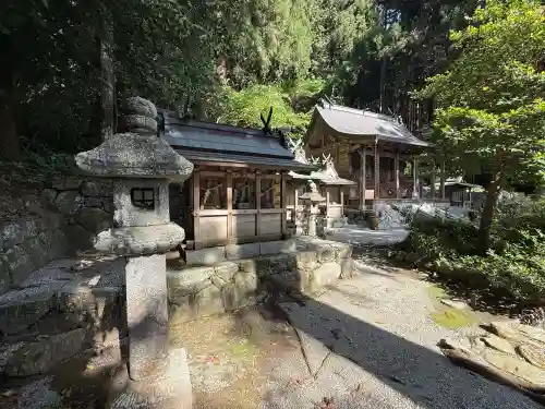 高天彦神社の{uncategorized: "未分類", other: "その他", undefined: "問題あり", building: "その他建物", grave: "お墓", sacred_gate: "鳥居", guardian: "狛犬", statue: "像", buddha: "仏像", history: "歴史", nature: "自然", garden: "庭園", animal: "動物", pagoda: "塔", temizu: "手水舎", mountain_gate: "山門・神門", sanctuary: "本殿・本堂", subordinate: "末社・摂社", art: "芸術", scenery: "景色", jizo: "地蔵", ema: "絵馬", goshuin: "御朱印", omikuji: "おみくじ", items: "授与品その他", amulet: "お守り", goshuincho: "御朱印帳", eats: "食事", festival: "お祭り", votive_dance: "神楽", shichigosan: "七五三参", wedding: "結婚式", experience: "体験その他", initially: "初詣", around: "周辺", anti_infection: "感染症対策"}