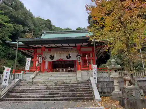 礒宮八幡神社の本殿