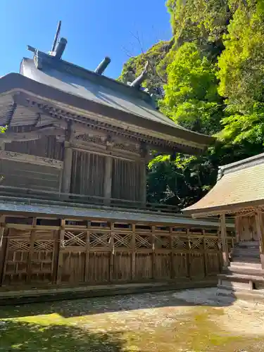 石見国一宮　物部神社の本殿