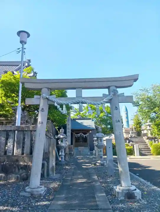 天神神社(柳津天神神社)の{uncategorized: "未分類", other: "その他", undefined: "問題あり", building: "その他建物", grave: "お墓", sacred_gate: "鳥居", guardian: "狛犬", statue: "像", buddha: "仏像", history: "歴史", nature: "自然", garden: "庭園", animal: "動物", pagoda: "塔", temizu: "手水舎", mountain_gate: "山門・神門", sanctuary: "本殿・本堂", subordinate: "末社・摂社", art: "芸術", scenery: "景色", jizo: "地蔵", ema: "絵馬", goshuin: "御朱印", omikuji: "おみくじ", items: "授与品その他", amulet: "お守り", goshuincho: "御朱印帳", eats: "食事", festival: "お祭り", votive_dance: "神楽", shichigosan: "七五三参", wedding: "結婚式", experience: "体験その他", initially: "初詣", around: "周辺", anti_infection: "感染症対策"}