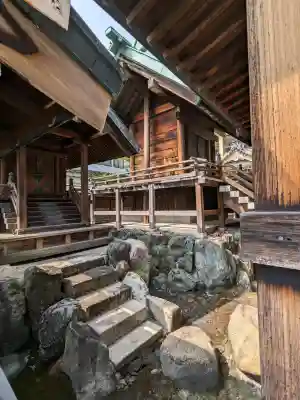 素盞男神社の{uncategorized: "未分類", other: "その他", undefined: "問題あり", building: "その他建物", grave: "お墓", sacred_gate: "鳥居", guardian: "狛犬", statue: "像", buddha: "仏像", history: "歴史", nature: "自然", garden: "庭園", animal: "動物", pagoda: "塔", temizu: "手水舎", mountain_gate: "山門・神門", sanctuary: "本殿・本堂", subordinate: "末社・摂社", art: "芸術", scenery: "景色", jizo: "地蔵", ema: "絵馬", goshuin: "御朱印", omikuji: "おみくじ", items: "授与品その他", amulet: "お守り", goshuincho: "御朱印帳", eats: "食事", festival: "お祭り", votive_dance: "神楽", shichigosan: "七五三参", wedding: "結婚式", experience: "体験その他", initially: "初詣", around: "周辺", anti_infection: "感染症対策"}