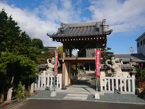 寳藏院の山門・神門