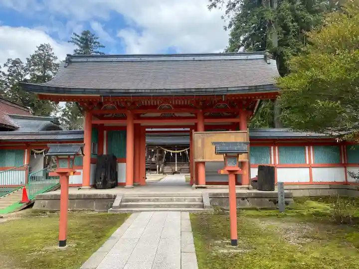 出石神社の{uncategorized: "未分類", other: "その他", undefined: "問題あり", building: "その他建物", grave: "お墓", sacred_gate: "鳥居", guardian: "狛犬", statue: "像", buddha: "仏像", history: "歴史", nature: "自然", garden: "庭園", animal: "動物", pagoda: "塔", temizu: "手水舎", mountain_gate: "山門・神門", sanctuary: "本殿・本堂", subordinate: "末社・摂社", art: "芸術", scenery: "景色", jizo: "地蔵", ema: "絵馬", goshuin: "御朱印", omikuji: "おみくじ", items: "授与品その他", amulet: "お守り", goshuincho: "御朱印帳", eats: "食事", festival: "お祭り", votive_dance: "神楽", shichigosan: "七五三参", wedding: "結婚式", experience: "体験その他", initially: "初詣", around: "周辺", anti_infection: "感染症対策"}