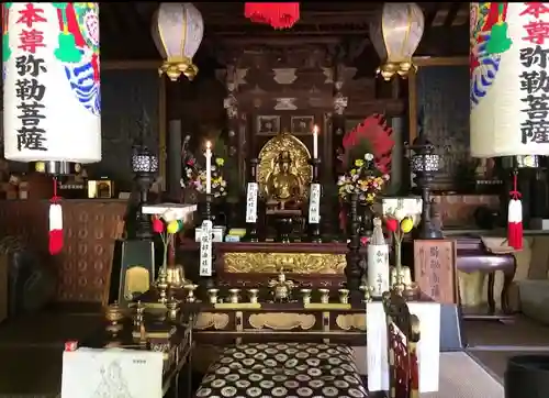 弥勒寺の本殿・本堂