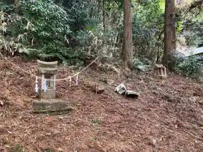 金枝温泉神社の{uncategorized: "未分類", other: "その他", undefined: "問題あり", building: "その他建物", grave: "お墓", sacred_gate: "鳥居", guardian: "狛犬", statue: "像", buddha: "仏像", history: "歴史", nature: "自然", garden: "庭園", animal: "動物", pagoda: "塔", temizu: "手水舎", mountain_gate: "山門・神門", sanctuary: "本殿・本堂", subordinate: "末社・摂社", art: "芸術", scenery: "景色", jizo: "地蔵", ema: "絵馬", goshuin: "御朱印", omikuji: "おみくじ", items: "授与品その他", amulet: "お守り", goshuincho: "御朱印帳", eats: "食事", festival: "お祭り", votive_dance: "神楽", shichigosan: "七五三参", wedding: "結婚式", experience: "体験その他", initially: "初詣", around: "周辺", anti_infection: "感染症対策"}
