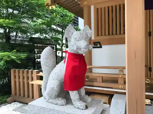 福徳神社（芽吹稲荷）の狛犬