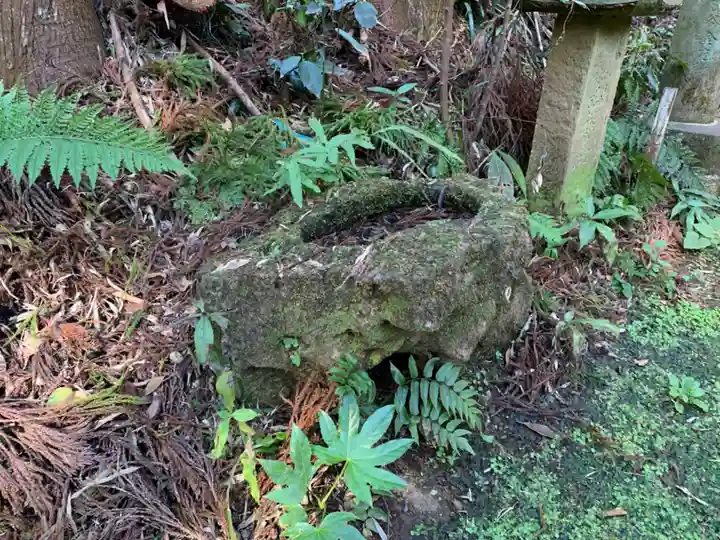 神明神社の手水舎
