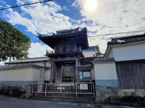 西方寺の山門