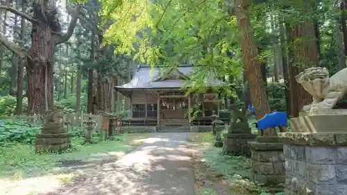 巖鬼山神社の本殿