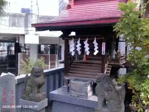 日比谷神社の{uncategorized: "未分類", other: "その他", undefined: "問題あり", building: "その他建物", grave: "お墓", sacred_gate: "鳥居", guardian: "狛犬", statue: "像", buddha: "仏像", history: "歴史", nature: "自然", garden: "庭園", animal: "動物", pagoda: "塔", temizu: "手水舎", mountain_gate: "山門・神門", sanctuary: "本殿・本堂", subordinate: "末社・摂社", art: "芸術", scenery: "景色", jizo: "地蔵", ema: "絵馬", goshuin: "御朱印", omikuji: "おみくじ", items: "授与品その他", amulet: "お守り", goshuincho: "御朱印帳", eats: "食事", festival: "お祭り", votive_dance: "神楽", shichigosan: "七五三参", wedding: "結婚式", experience: "体験その他", initially: "初詣", around: "周辺", anti_infection: "感染症対策"}