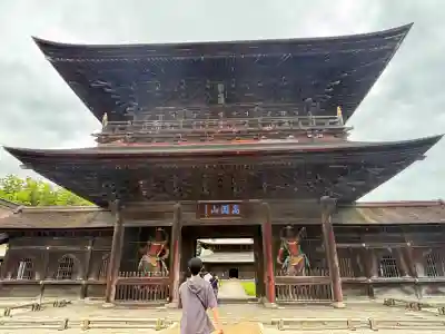 瑞龍寺の{uncategorized: "未分類", other: "その他", undefined: "問題あり", building: "その他建物", grave: "お墓", sacred_gate: "鳥居", guardian: "狛犬", statue: "像", buddha: "仏像", history: "歴史", nature: "自然", garden: "庭園", animal: "動物", pagoda: "塔", temizu: "手水舎", mountain_gate: "山門・神門", sanctuary: "本殿・本堂", subordinate: "末社・摂社", art: "芸術", scenery: "景色", jizo: "地蔵", ema: "絵馬", goshuin: "御朱印", omikuji: "おみくじ", items: "授与品その他", amulet: "お守り", goshuincho: "御朱印帳", eats: "食事", festival: "お祭り", votive_dance: "神楽", shichigosan: "七五三参", wedding: "結婚式", experience: "体験その他", initially: "初詣", around: "周辺", anti_infection: "感染症対策"}