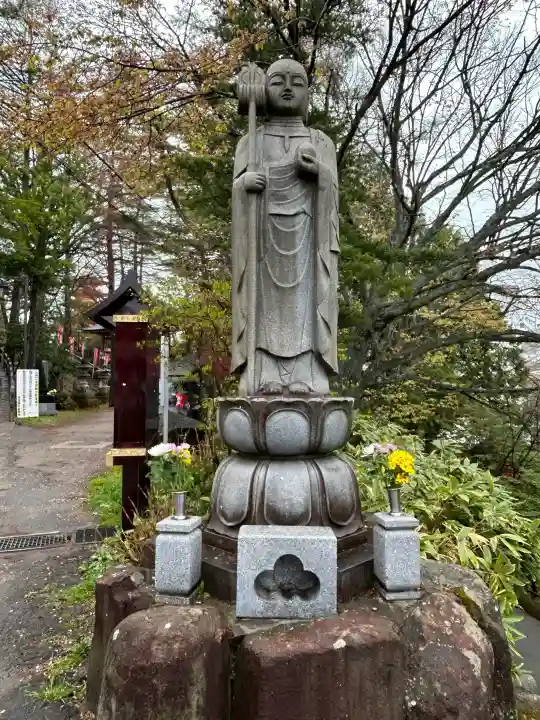 光泉寺の{uncategorized: "未分類", other: "その他", undefined: "問題あり", building: "その他建物", grave: "お墓", sacred_gate: "鳥居", guardian: "狛犬", statue: "像", buddha: "仏像", history: "歴史", nature: "自然", garden: "庭園", animal: "動物", pagoda: "塔", temizu: "手水舎", mountain_gate: "山門・神門", sanctuary: "本殿・本堂", subordinate: "末社・摂社", art: "芸術", scenery: "景色", jizo: "地蔵", ema: "絵馬", goshuin: "御朱印", omikuji: "おみくじ", items: "授与品その他", amulet: "お守り", goshuincho: "御朱印帳", eats: "食事", festival: "お祭り", votive_dance: "神楽", shichigosan: "七五三参", wedding: "結婚式", experience: "体験その他", initially: "初詣", around: "周辺", anti_infection: "感染症対策"}