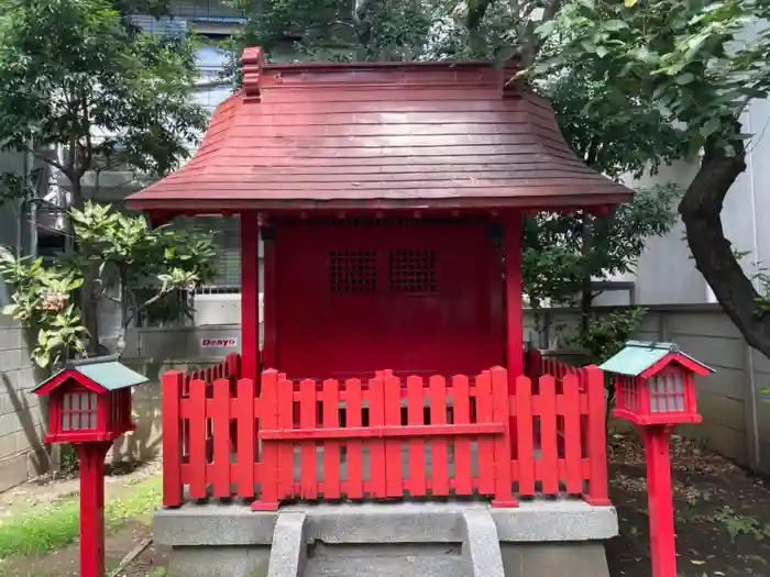 東関森稲荷社の本殿