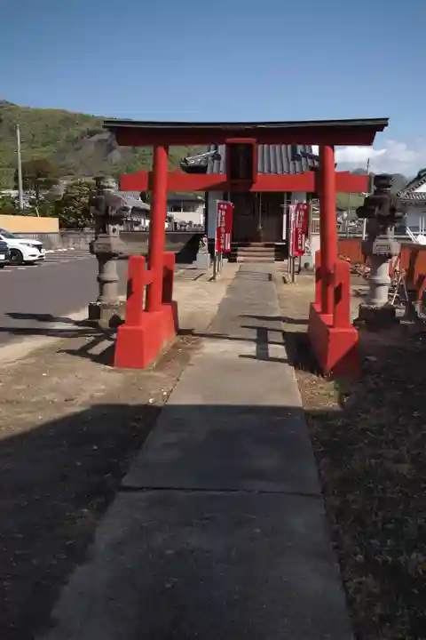 普賢願生稲荷神社の鳥居