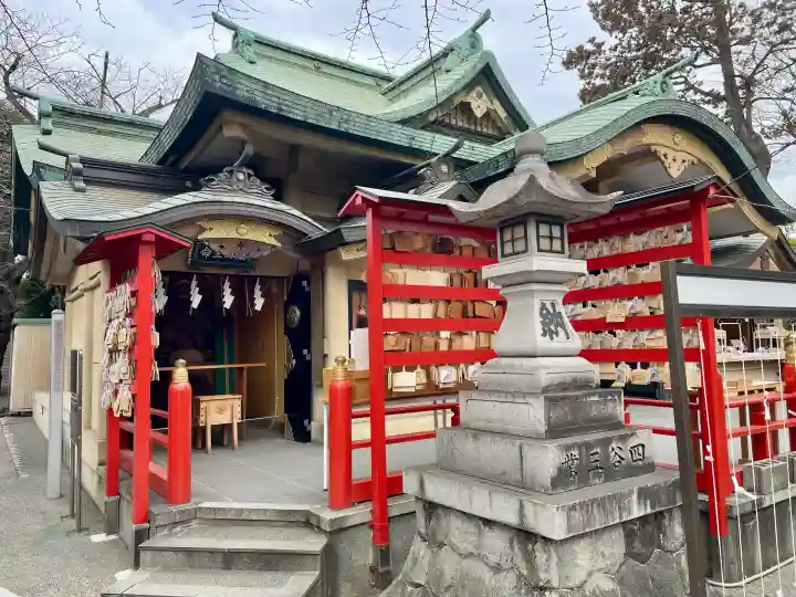 須賀神社の{uncategorized: "未分類", other: "その他", undefined: "問題あり", building: "その他建物", grave: "お墓", sacred_gate: "鳥居", guardian: "狛犬", statue: "像", buddha: "仏像", history: "歴史", nature: "自然", garden: "庭園", animal: "動物", pagoda: "塔", temizu: "手水舎", mountain_gate: "山門・神門", sanctuary: "本殿・本堂", subordinate: "末社・摂社", art: "芸術", scenery: "景色", jizo: "地蔵", ema: "絵馬", goshuin: "御朱印", omikuji: "おみくじ", items: "授与品その他", amulet: "お守り", goshuincho: "御朱印帳", eats: "食事", festival: "お祭り", votive_dance: "神楽", shichigosan: "七五三参", wedding: "結婚式", experience: "体験その他", initially: "初詣", around: "周辺", anti_infection: "感染症対策"}