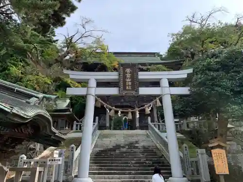 金華山黄金山神社の鳥居