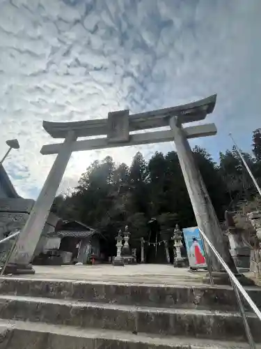 太歳神社の{uncategorized: "未分類", other: "その他", undefined: "問題あり", building: "その他建物", grave: "お墓", sacred_gate: "鳥居", guardian: "狛犬", statue: "像", buddha: "仏像", history: "歴史", nature: "自然", garden: "庭園", animal: "動物", pagoda: "塔", temizu: "手水舎", mountain_gate: "山門・神門", sanctuary: "本殿・本堂", subordinate: "末社・摂社", art: "芸術", scenery: "景色", jizo: "地蔵", ema: "絵馬", goshuin: "御朱印", omikuji: "おみくじ", items: "授与品その他", amulet: "お守り", goshuincho: "御朱印帳", eats: "食事", festival: "お祭り", votive_dance: "神楽", shichigosan: "七五三参", wedding: "結婚式", experience: "体験その他", initially: "初詣", around: "周辺", anti_infection: "感染症対策"}