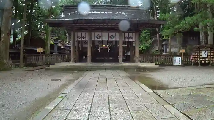 諏訪大社の本殿・本堂