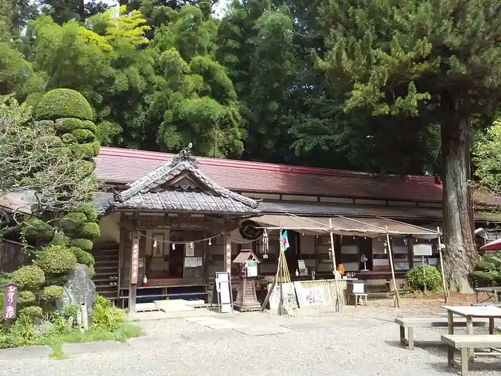 八王寺の本殿・本堂