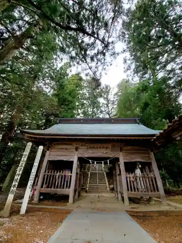 堂山王子神社の山門