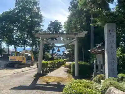 級長戸辺神社の{uncategorized: "未分類", other: "その他", undefined: "問題あり", building: "その他建物", grave: "お墓", sacred_gate: "鳥居", guardian: "狛犬", statue: "像", buddha: "仏像", history: "歴史", nature: "自然", garden: "庭園", animal: "動物", pagoda: "塔", temizu: "手水舎", mountain_gate: "山門・神門", sanctuary: "本殿・本堂", subordinate: "末社・摂社", art: "芸術", scenery: "景色", jizo: "地蔵", ema: "絵馬", goshuin: "御朱印", omikuji: "おみくじ", items: "授与品その他", amulet: "お守り", goshuincho: "御朱印帳", eats: "食事", festival: "お祭り", votive_dance: "神楽", shichigosan: "七五三参", wedding: "結婚式", experience: "体験その他", initially: "初詣", around: "周辺", anti_infection: "感染症対策"}