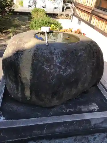 児守稲荷神社の手水舎