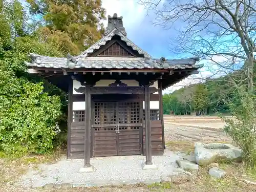 大日堂と行者堂の建物その他