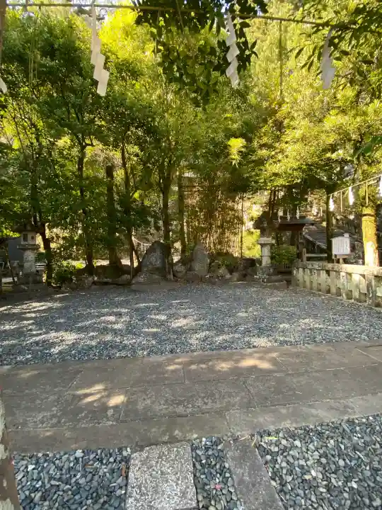 鎮西大社諏訪神社の{uncategorized: "未分類", other: "その他", undefined: "問題あり", building: "その他建物", grave: "お墓", sacred_gate: "鳥居", guardian: "狛犬", statue: "像", buddha: "仏像", history: "歴史", nature: "自然", garden: "庭園", animal: "動物", pagoda: "塔", temizu: "手水舎", mountain_gate: "山門・神門", sanctuary: "本殿・本堂", subordinate: "末社・摂社", art: "芸術", scenery: "景色", jizo: "地蔵", ema: "絵馬", goshuin: "御朱印", omikuji: "おみくじ", items: "授与品その他", amulet: "お守り", goshuincho: "御朱印帳", eats: "食事", festival: "お祭り", votive_dance: "神楽", shichigosan: "七五三参", wedding: "結婚式", experience: "体験その他", initially: "初詣", around: "周辺", anti_infection: "感染症対策"}