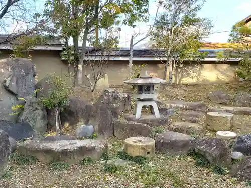 魚吹八幡神社の庭園