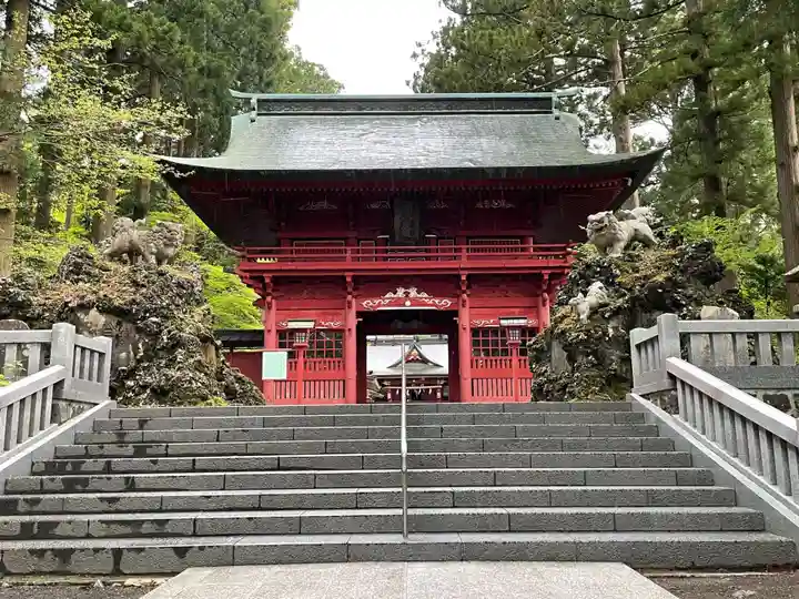 富士山東口本宮 冨士浅間神社の山門・神門