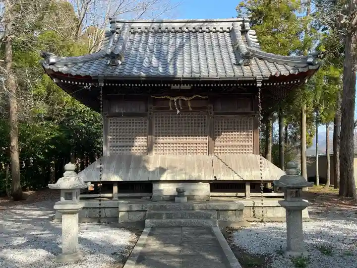 春日神社(世継)の{uncategorized: "未分類", other: "その他", undefined: "問題あり", building: "その他建物", grave: "お墓", sacred_gate: "鳥居", guardian: "狛犬", statue: "像", buddha: "仏像", history: "歴史", nature: "自然", garden: "庭園", animal: "動物", pagoda: "塔", temizu: "手水舎", mountain_gate: "山門・神門", sanctuary: "本殿・本堂", subordinate: "末社・摂社", art: "芸術", scenery: "景色", jizo: "地蔵", ema: "絵馬", goshuin: "御朱印", omikuji: "おみくじ", items: "授与品その他", amulet: "お守り", goshuincho: "御朱印帳", eats: "食事", festival: "お祭り", votive_dance: "神楽", shichigosan: "七五三参", wedding: "結婚式", experience: "体験その他", initially: "初詣", around: "周辺", anti_infection: "感染症対策"}