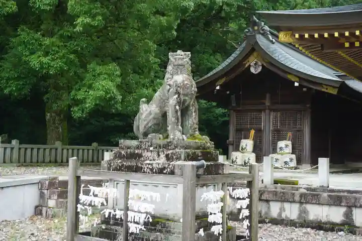 岐阜護國神社の狛犬